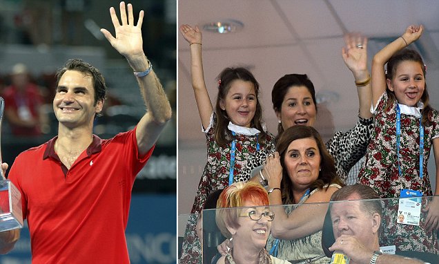 My daughters do not have a mobile phone--- Federer