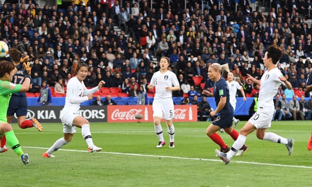 France stun Korea 4-0