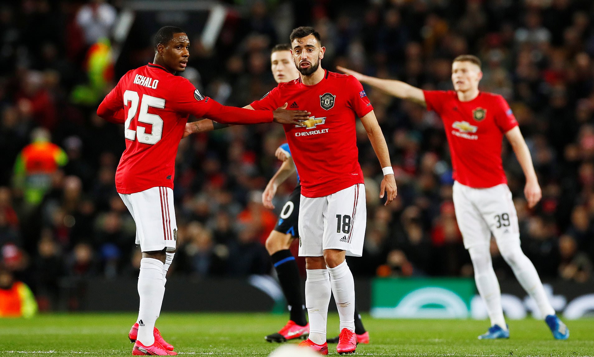 Man Utd ask overseas players to return