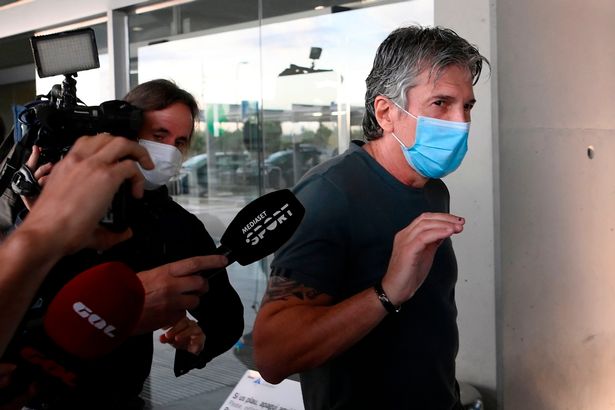 Messi’s father lands in Barcelona for crunch talks