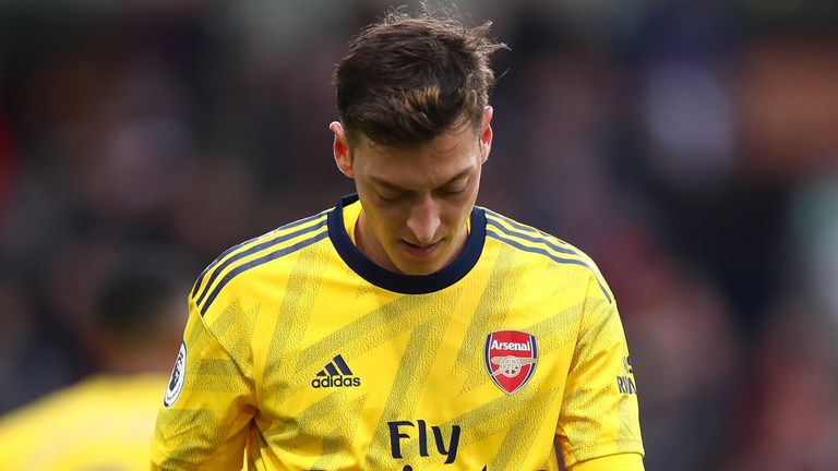 Wenger mystified by Ozil’s Arsenal plight