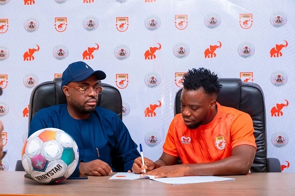 Wikki Tourists seal deal for Ex-Kano Pillars midfielder Naziru
