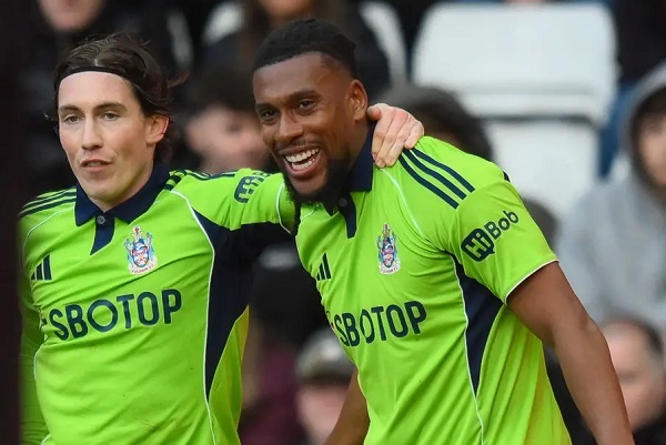 Iwobi reacts after Fulham’s 3–1 away victory over Sunderland