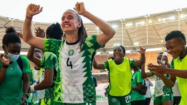 Super Falcons’ Plumptre, Ajibade debunk fake facebook account impersonating Plumptre