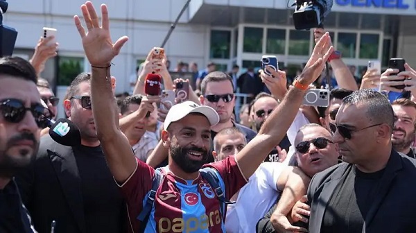 Salah given hero’s welcome ahead of Trabzonspor move